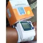BATTERY-OPERATED WRIST BLOOD PRESSURE MONITOR - Image 2
