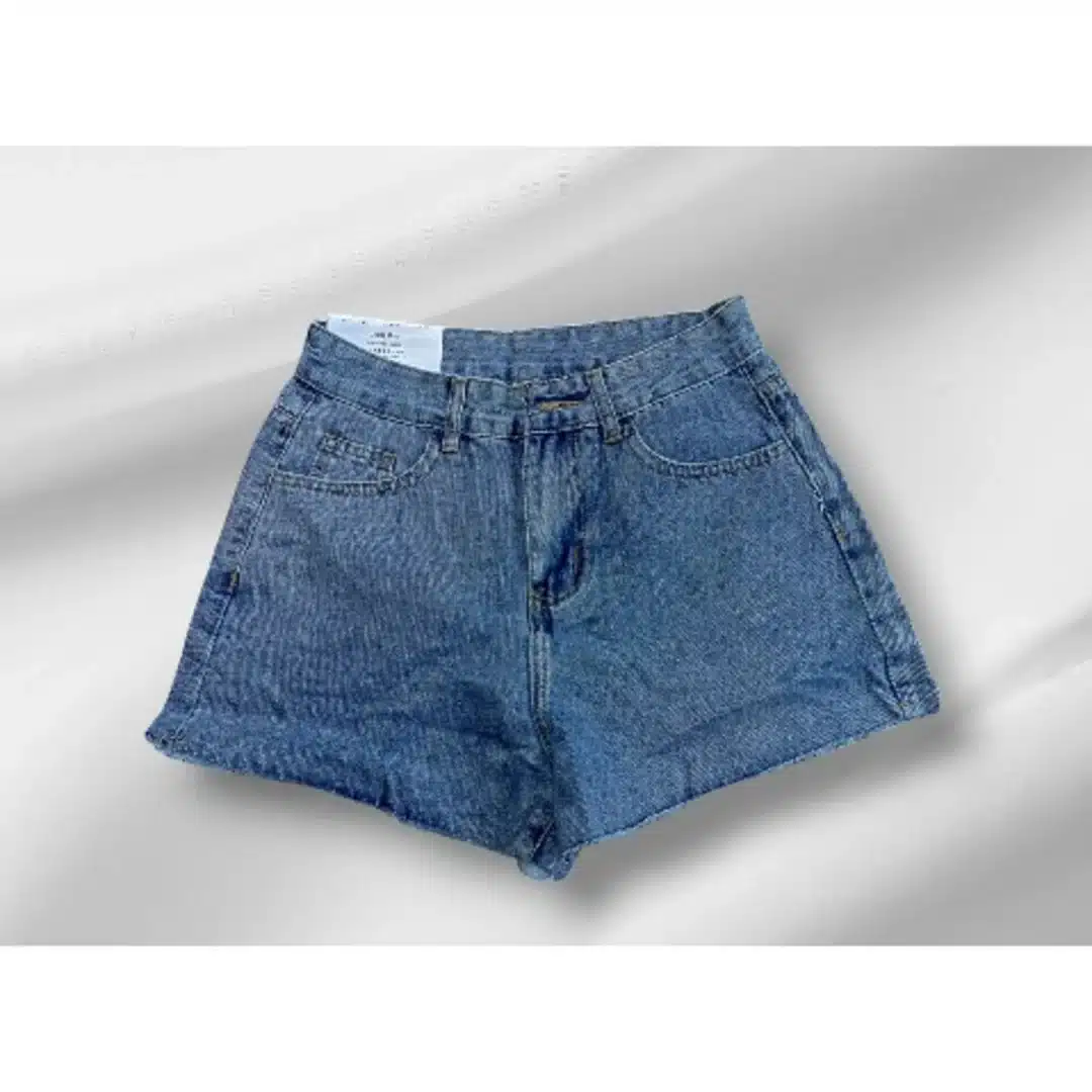 241877_1752750503 Comfortable And Classic Women's Shorts - Image 1