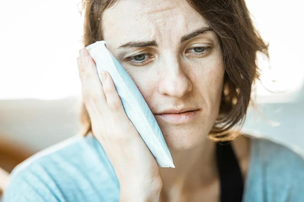 What are the Symptoms of Typhoid Fever and How to Treat It?
